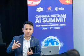 Tiến sỹ Nguyễn Xuân Phong tại hội nghị gia hạn thỏa thuận hợp tác giữa FPT và Viện Mila tại Montreal. (Nguồn: FPT) 