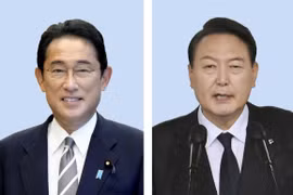 Thủ tướng Nhật Bản Fumio Kishida (trái) và Tổng thống Hàn Quốc Yoon Suk Yeol (phải). (Nguồn: Kyodo/TTXVN)
