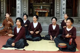 Buổi tập của Câu lạc bộ Hát Xẩm tại huyện Yên Mô, tỉnh Ninh Bình. (Ảnh: Hải Yến/TTXVN)