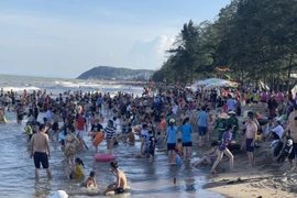 Một góc bãi D, Sầm Sơn những ngày cuối tháng 7/2022. (Ảnh: Hoa Mai/TTXVN)