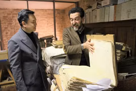 Đại diện Đại sứ quán Việt Nam tại Italy tham quan thư viện thành phố Todi. (Ảnh: Thanh Hải-Trường Dụy/TTXVN)