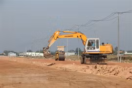Một trong những dự án trọng điểm trên địa bàn các huyện Bến Lức và Đức Hòa, tỉnh Long An. (Ảnh: Thanh Bình/TTXVN) 