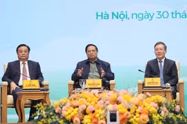 Thủ tướng Phạm Minh Chính đối thoại với nông dân. (Ảnh: Dương Giang/TTXVN)