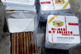 Hàng hóa chưa xuất trình được hóa đơn chứng từ bị Cục Quản lý thị trường tạm giữ. (Ảnh: TTXVN phát)