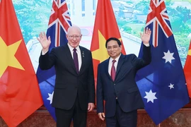Thủ tướng Phạm Minh Chính và Toàn quyền Australia David Hurley. (Ảnh: Dương Giang/TTXVN) 
