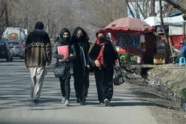 Phụ nữ trên đường phố tại Kabul, Afghanistan. (Nguồn: AFP/TTXVN)