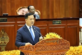 Tiến sỹ Hun Manet phát biểu tại phiên họp sau khi được Quốc hội tín nhiệm giữ cương vị Thủ tướng Chính phủ Hoàng gia Campuchia nhiệm kỳ VII. (Ảnh: AKP/TTXVN phát)