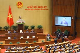 Tại kỳ họp bất thường lần thứ 2, Quốc hội đã biểu quyết phê chuẩn việc miễn nhiệm hai Phó Thủ tướng Chính phủ là ông Phạm Bình Minh và ông Vũ Đức Đam. (Nguồn: TTXVN)