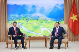 Thủ tướng Phạm Minh Chính tiếp Bộ trưởng Ngoại giao Các Tiểu vương quốc Arab thống nhất (UAE) Sheikh Abdullah bin Zayed Al Nahyan. (Ảnh: Dương Giang/TTXVN)