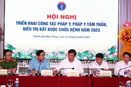 Lãnh đạo các bộ, ngành Trung ương điều hành hội nghị. (Ảnh: Tiên Minh/TTXVN)