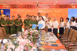 Cục Cảnh sát Quản lý Hành chính về Trật tự Xã hội (Bộ Công an) và Tổng Công ty Bưu điện Việt Nam đã ký kết thỏa thuận hợp tác triển khai Đề án 06 của Chính phủ. (Nguồn: Bộ Công an) 
