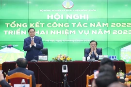 Thủ tướng Phạm Minh Chính và Bộ trưởng Bộ Nông nghiệp và Phát triển Nông thôn Lê Minh Hoan chủ trì hội nghị. (Ảnh: Dương Giang/TTXVN) 
