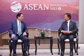 Thủ tướng Phạm Minh Chính gặp Quốc vương Brunei Hassanal Bolkiah. (Ảnh: Dương Giang/TTXVN)