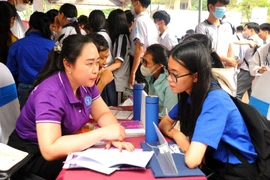 Trung tâm Dịch vụ việc làm thanh niên Thành phố Hồ Chí Minh tổ chức nhiều sàn giao dịch việc làm trong năm 2023 hỗ trợ người lao động tim việc. (Ảnh: TTXVN phát)