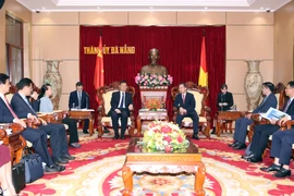 Bí thư Thành ủy Đà Nẵng tiếp Bí thư Khu ủy Khu tự trị dân tộc Choang Quảng Tây, Trung Quốc. (Ảnh: Trần Lê Lâm/TTXVN)