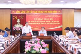 Phó Giáo sư, Tiến sỹ Vũ Văn Phúc, Phó Chủ tịch Hội đồng Khoa học các Cơ quan Đảng Trung ương phát biểu tại hội thảo. (Ảnh: Phương Hoa/TTXVN)
