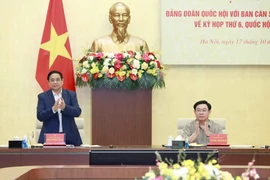 Thủ tướng Phạm Minh Chính và Chủ tịch Quốc hội Vương Đình Huệ đồng chủ trì hội nghị. (Ảnh: Doãn Tấn/TTXVN) 