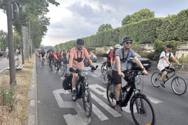 Dã ngoại bằng xe đạp mang tên Hội tụ vùng Paris là hoạt động quy mô lớn nhất của Hiệp hội MBD được tổ chức mỗi năm một lần từ 15 năm nay. (Ảnh: Thu Hà/TTXVN) 