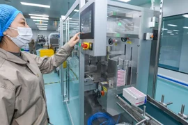 FDA cho phép nhập khẩu tạm thời thuốc điều trị ung thư từ Trung Quốc. (Nguồn: CNN)