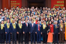 Thủ tướng Phạm Minh Chính với các đại biểu tham dự hội nghị. (Ảnh: An Đăng/TTXVN)