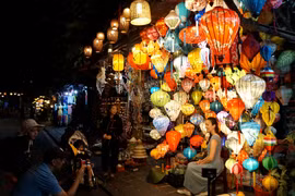 [Photo] Làng nghề làm đèn lồng truyền thống Hội An tấp nập vào vụ Tết