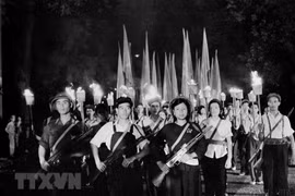 Tháng 5/1964, phong trào “Ba sẵn sàng” được phát động trong thanh niên Thủ đô, sau đó lan rộng khắp miền Bắc, góp phần quan trọng vào thắng lợi của cuộc kháng chiến chống Mỹ, cứu nước. (Ảnh: TTXVN)