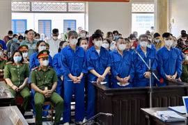 Các bị cáo tại phiên xét xử sơ thẩm sáng 16/3. (Ảnh: Thanh Sang/TTXVN)