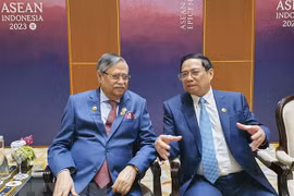 Thủ tướng Phạm Minh Chính gặp Tổng thống Bangladesh Mohammed Shahabuddin. (Ảnh: Dương Giang/TTXVN) 