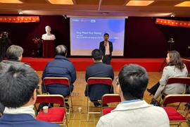 Ông Phạm Huy Hoàng, Chủ tịch VINEU phát biểu tại buổi lễ công bố triển khai hoạt động tại Pháp. (Ảnh: Thu Hà/TTXVN)