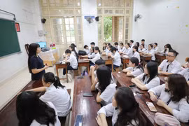 Năm học mới 2023-2024, trường Trung học Phổ thông Trần Phú (Hoàn Kiếm) đón 756 học sinh vào lớp 10. (Ảnh: Thanh Tùng/TTXVN)