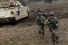 Binh lính Mỹ tại một căn cứ quân sự ở Latvia. (Nguồn: Reuters)