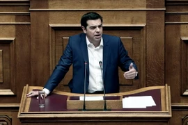 Thủ tướng Hy Lạp Alexis Tsipras phát biểu trong cuộc họp Quốc hội Hy Lạp ở thủ đô Athens. (Nguồn: AFP/TTXVN)