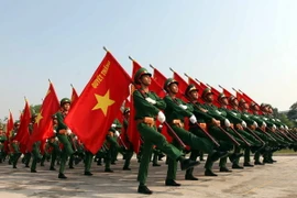 Tập luyện duyệt binh, diễu hành chào mừng kỷ niệm 40 năm Ngày Giải phóng miền Nam, thống nhất đất nước. (Ảnh: Mạnh Linh/TTXVN)