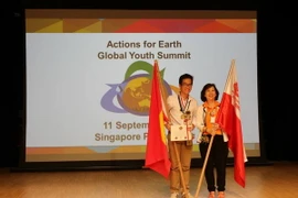 Nguyễn Huy Trường Nam tại cuộc thi Actions for Earth của Global Youth Summit 2014 ở Singapore. (Nguồn: Vietnam+)