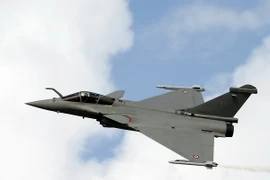 Ấn Độ giảm số lượng máy bay chiến đấu Rafale đặt mua của Pháp