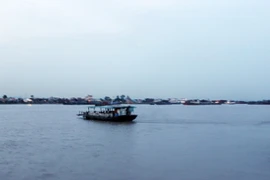 Quảng Ninh: Lốc lớn gây lật thuyền khiến hai vợ chồng tử vong