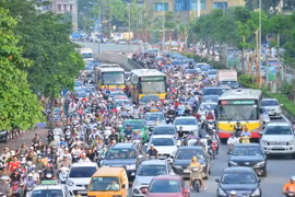 [Mega Story] Bức tranh giao thông Hà Nội: Liệu có còn vết nham nhở?