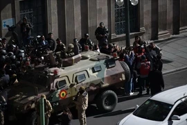 Binh sỹ được triển khai tại La Paz, Bolivia, ngày 26/6. (Ảnh: AA/TTXVN)