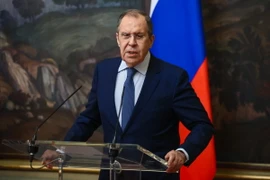 Ngoại trưởng Nga Sergei Lavrov phát biểu tại mootj cuộc họp báo ở thủ đô Moskva. (Ảnh: AFP/TTXVN)