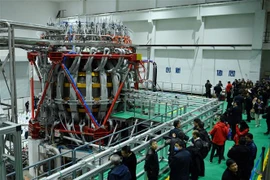 Mặt Trời nhân tạo HL-2M Tokamak được lắp đặt ở Thành Đô, tỉnh Tứ Xuyên, Trung Quốc. (Ảnh: AFP/TTXVN)