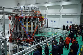 Mặt Trời nhân tạo HL-2M Tokamak được lắp đặt ở Thành Đô, tỉnh Tứ Xuyên, Trung Quốc. (Ảnh: AFP/TTXVN)
