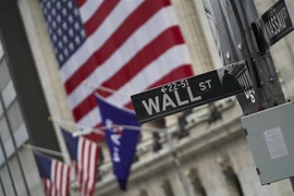 Bên ngoài sàn giao dịch chứng khoán New York, Mỹ. (Ảnh: THX/TTXVN)