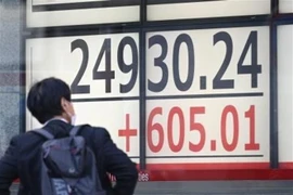 Bảng chỉ số chứng khoán tại Tokyo, Nhật Bản. (Ảnh: Kyodo/TTXVN)