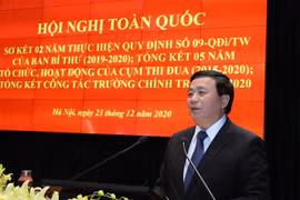 Giáo sư-Tiến sỹ Nguyễn Xuân Thắng, Bí thư Trung ương Đảng, Giám đốc Học viện Chính trị Quốc gia Hồ Chí Minh, Chủ tịch Hội đồng Lý luận Trung ương, phát biểu chỉ đạo hội nghị. (Ảnh: Văn Điệp/TTXVN)