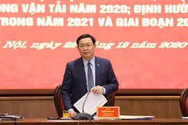 Bí thư Thành ủy Hà Nội Vương Đình Huệ phát biểu tại hội nghị. (Ảnh: Văn Điệp/TTXVN)