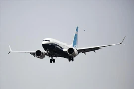Máy bay Boeing 737 MAX thực hiện chuyến bay kiểm tra tại nhà máy của Boeing ở Seattle, Washington, Mỹ, ngày 30/9. (Ảnh: AFP/TTXVN)