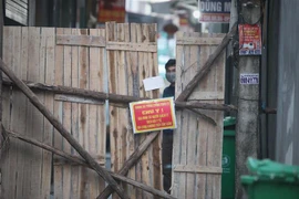 Một xóm trọ ở Bắc Giang bị cách ly hoàn toàn do có người dương tính SARS CoV-2 tại tổ dân phố My Diềm 1. (Ảnh: Danh Lam/TTXVN)