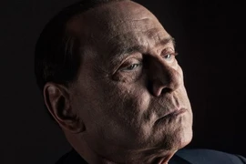 Đằng sau chiếc mặt nạ của ông Silvio Berlusconi