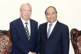 Thủ tướng Nguyễn Xuân Phúc tiếp Đại sứ Đặc mệnh toàn quyền Cộng hòa Bulgaria Ebgueni Stefanov Stoytchev. (Ảnh: Thống Nhất/TTXVN)