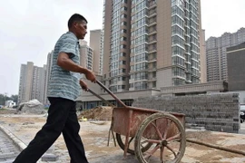 Một công trường thi công nhà ở tại Bắc Kinh. (Nguồn: AFP)